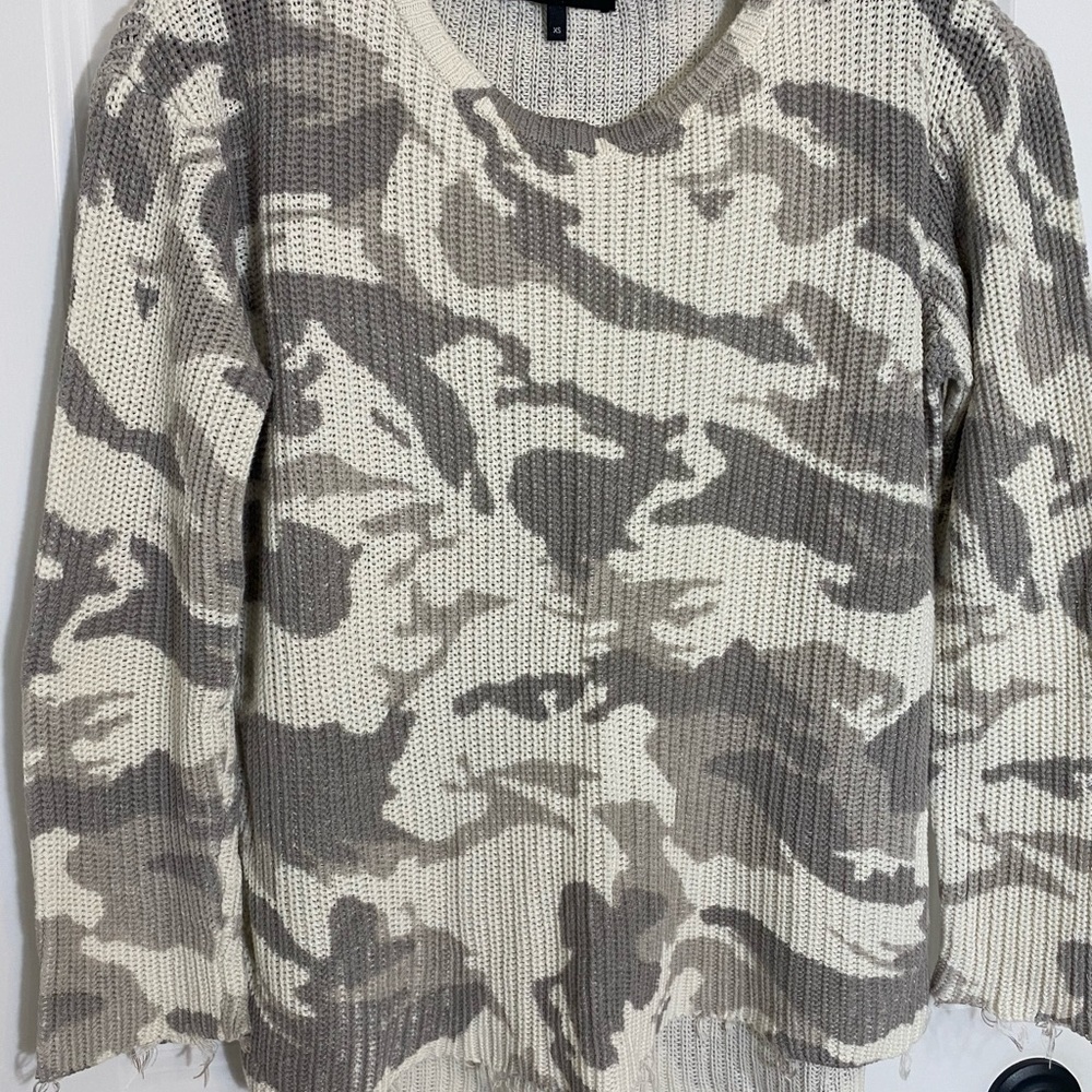 Generation Love Sweater size XS